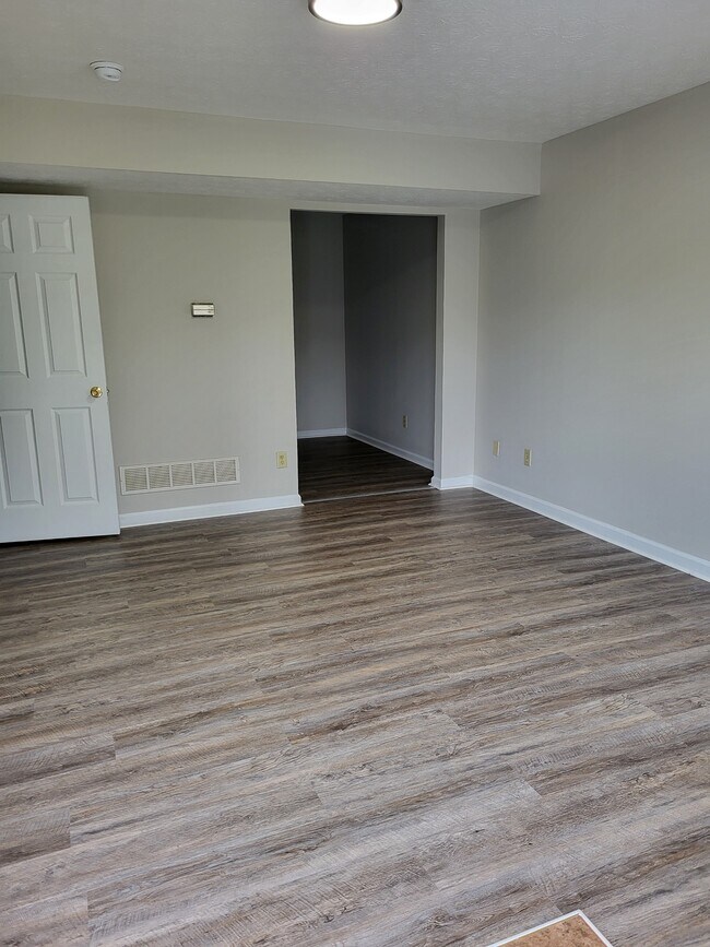 Building Photo - 103 Kayla Dr