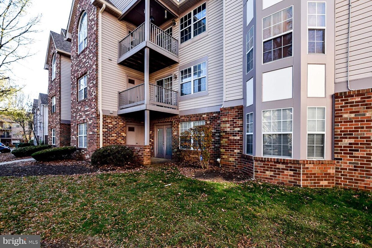 9601 Lake Point Ct Unit 201, Upper Marlboro, MD 20774 Condo for Rent