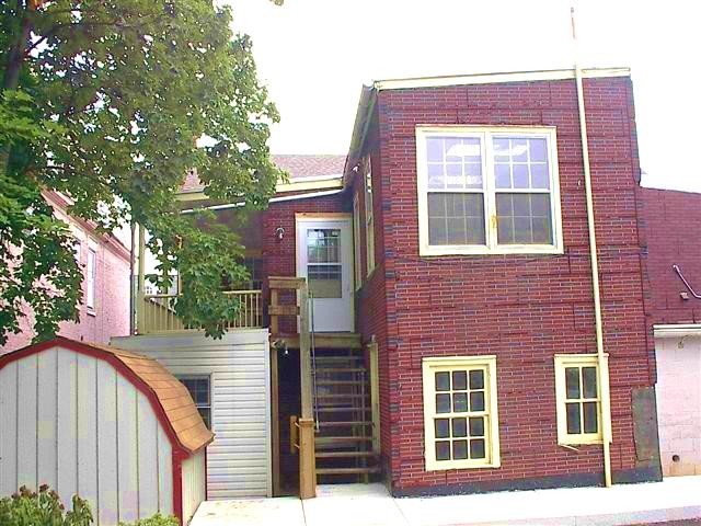 Primary Photo - 104 E Main St