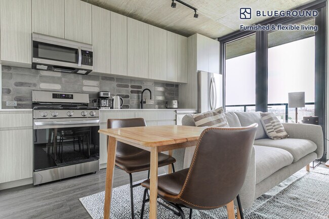 Building Photo - 1454 W Randolph St