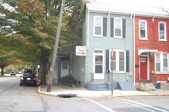 Building Photo - Corner Unit on Arch St in Carlisle by the ...