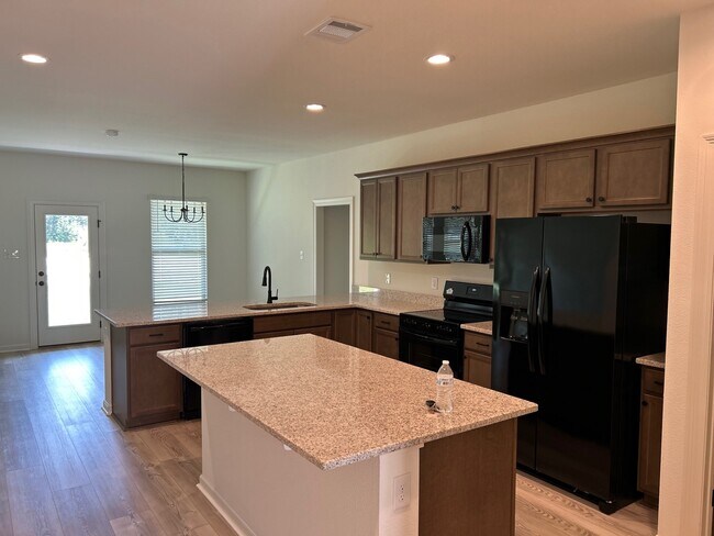 Foto del edificio - 41366 Rosewood Ln