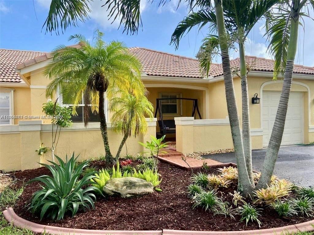 Foto principal - 4272 Pine Ridge Ct