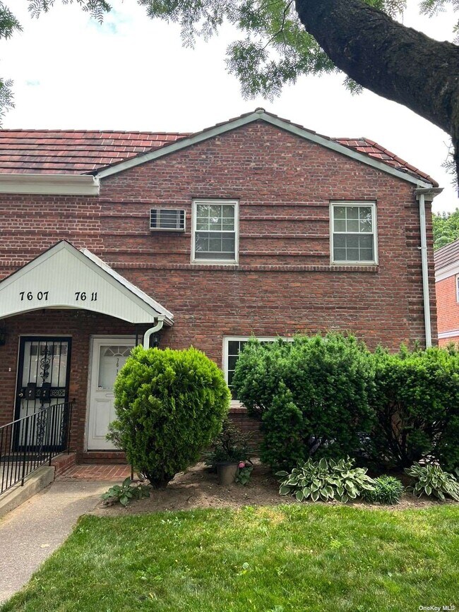 Foto del edificio - 76-11 170th St