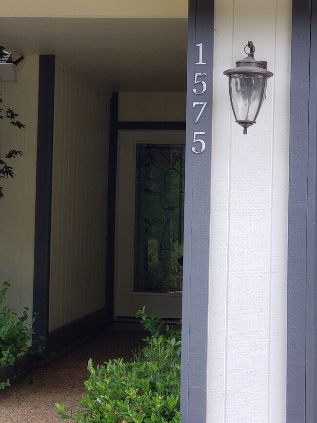 Foto del edificio - 3 br, 2 bath House - 1575 Wimbledon Drive
