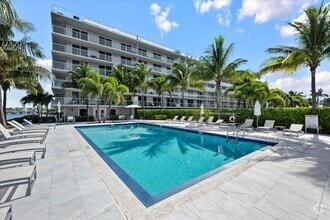 Building Photo - 2560 S Ocean Blvd