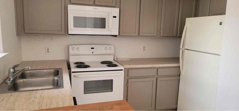 Foto del edificio - 8401 Garcreek Cir