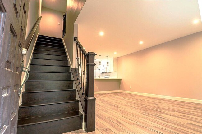 Foto del edificio - 2744 Briarhurst Dr