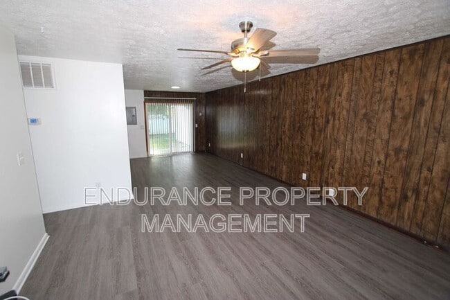 Building Photo - 2511 Lincoln Ave