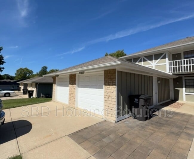 Building Photo - 16606 E Gudgell Rd