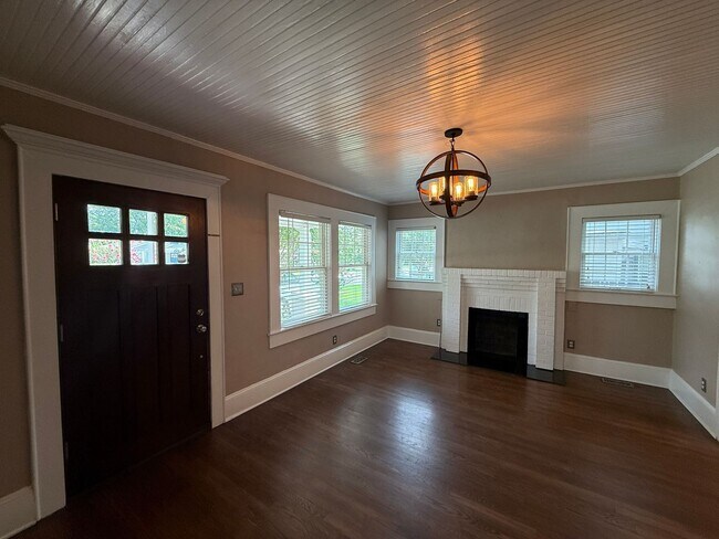 Foto del edificio - Gorgeous 4 Bed, 3 Bath Haymount Home