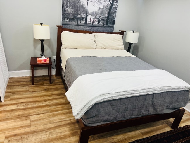 Foto del edificio - 1028 Crittenden St NE