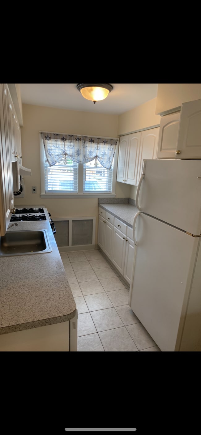 Building Photo - 310 Maryland Ave