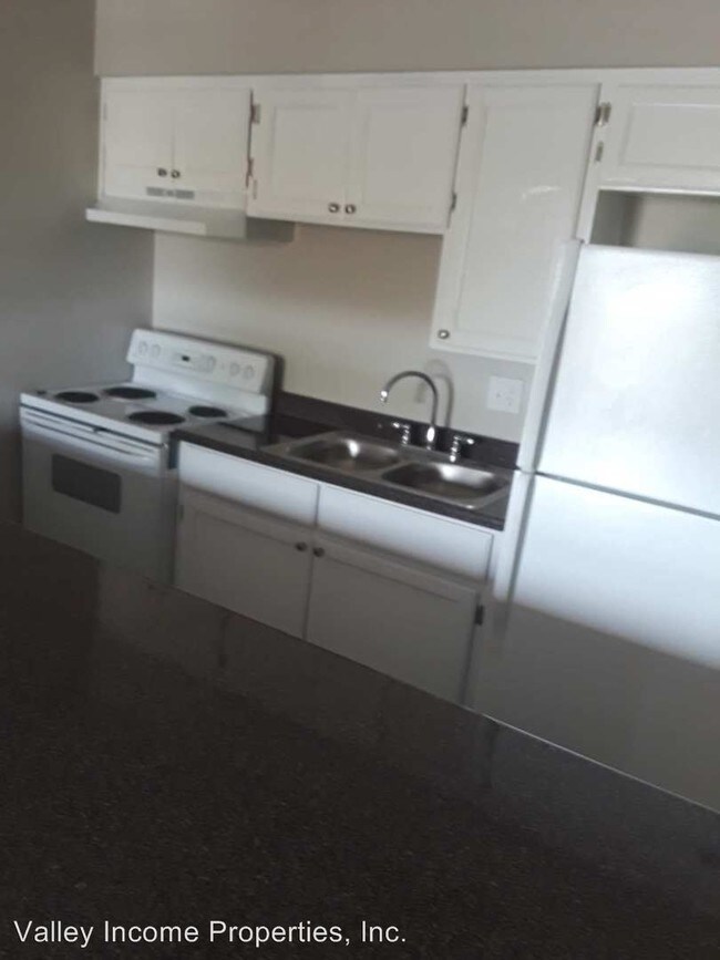 Building Photo - 448 S Mesa Dr