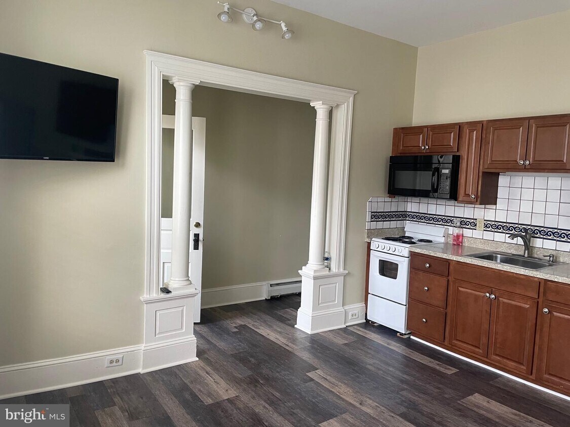Foto principal - 134-FRONT Chambersburg St