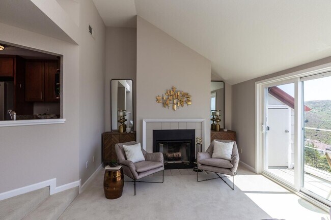 Building Photo - 683 Green Ridge Dr