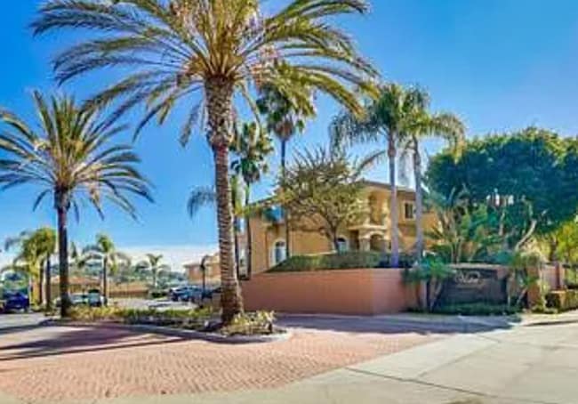 Building Photo - Beautiful Clubhouse Condo For Lease