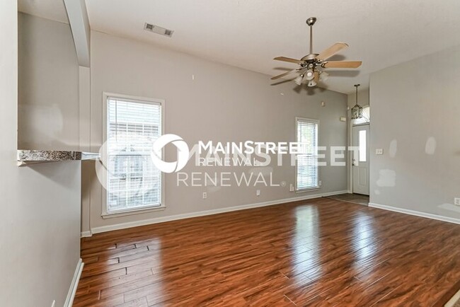 Foto del edificio - 6967 Parkbrook Ln