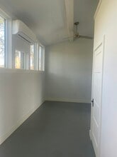 Building Photo - 459 Silver Ln