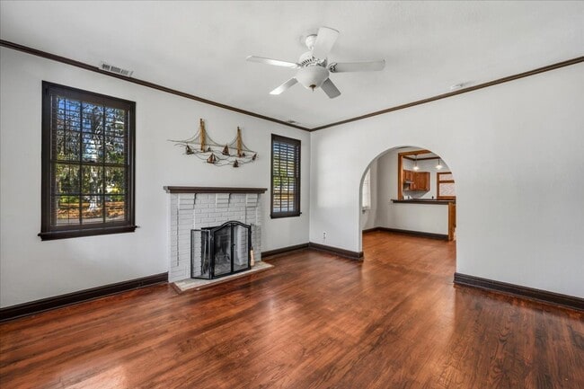 Building Photo - Charming 2BR Home in Ardsley Park – Walk to Starland Yard & Local Favorites!