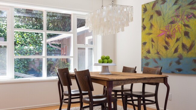 Foto del edificio - Excellent North Berkeley Hills Home