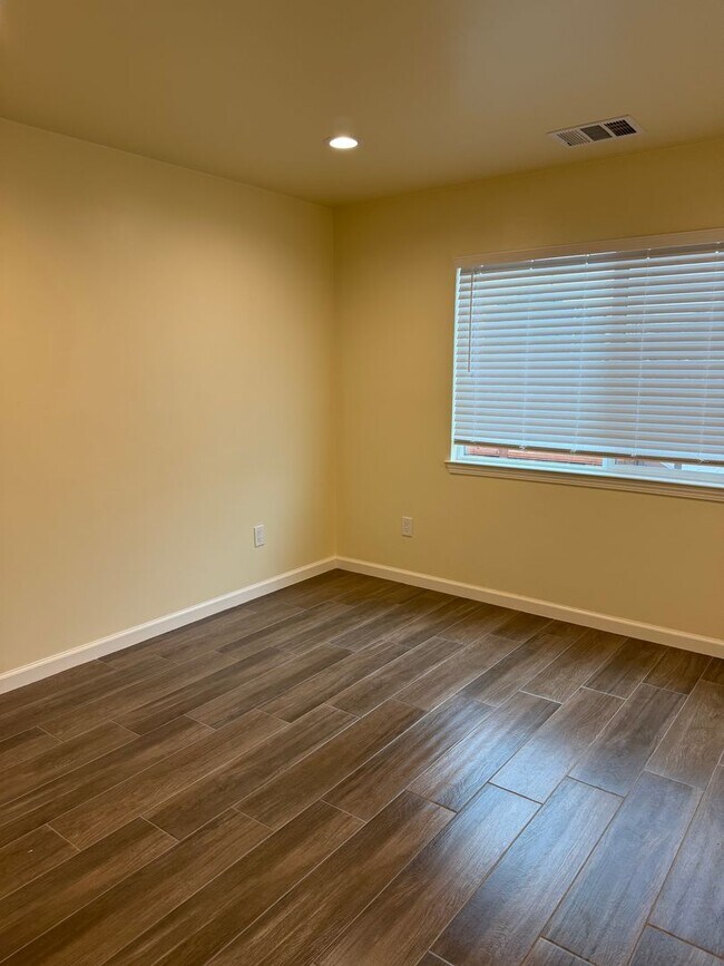 Foto del edificio - 1118 2nd St