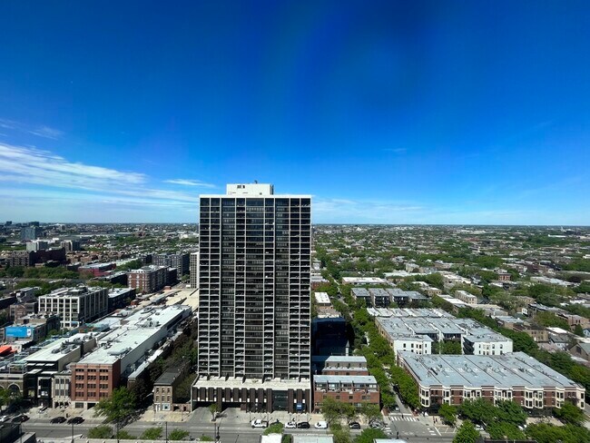 Building Photo - 1660 N LaSalle Dr