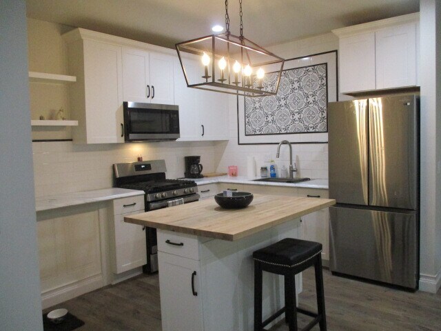 Kitchen - 113 W Janss Rd