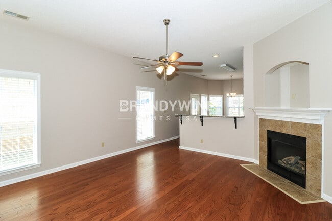 Foto del edificio - 1189 Travers Ln