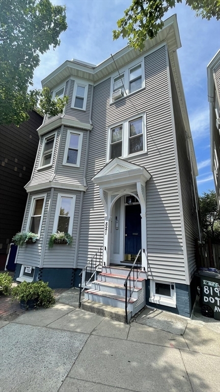 Foto principal - 821 Dorchester Ave