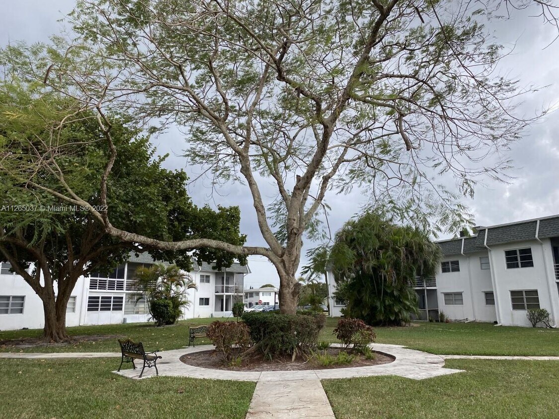6501 Winfield Blvd Unit A51, Margate, FL 33063 Condo for Rent in