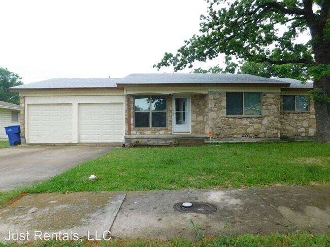 Building Photo - 3 br, 1.5 bath House - 2105 Liberty St.
