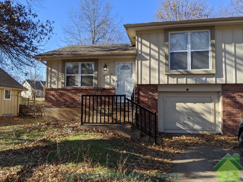 Primary Photo - 329 S Cardinal Dr