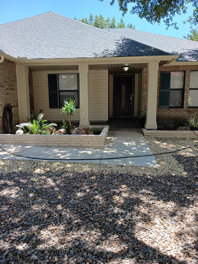 Foto del edificio - 7510 Legend Rock