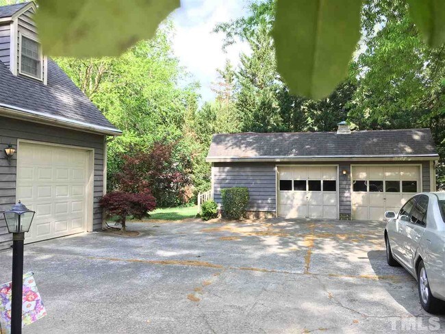 Building Photo - 2220 Hillandale Rd