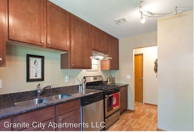 Building Photo - 3415 65th Ave N