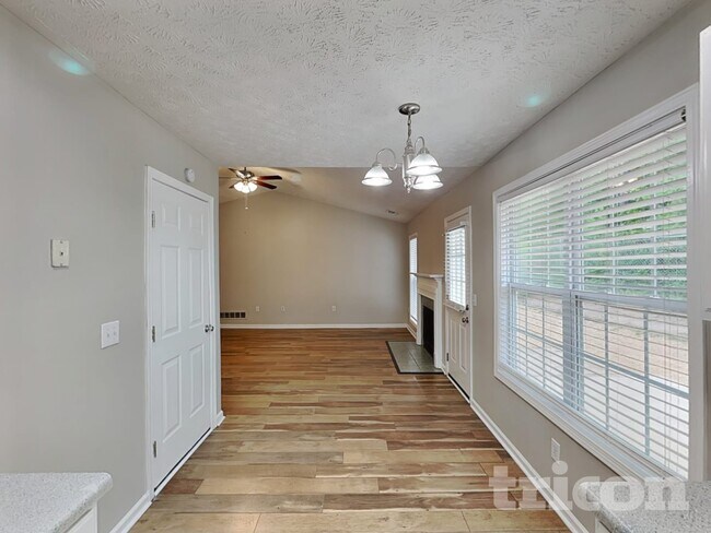 Foto del edificio - 304 Johnny Ln