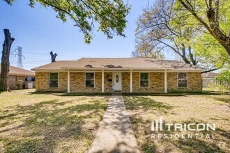 Building Photo - 8127 Twin Hills Dr
