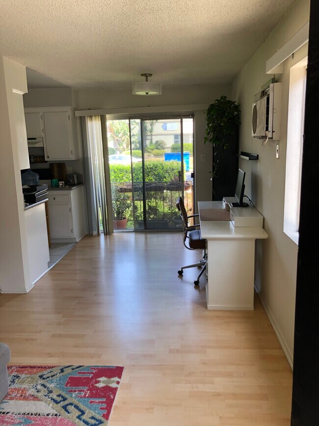 área de comedor - 3741 Westwodl blvd