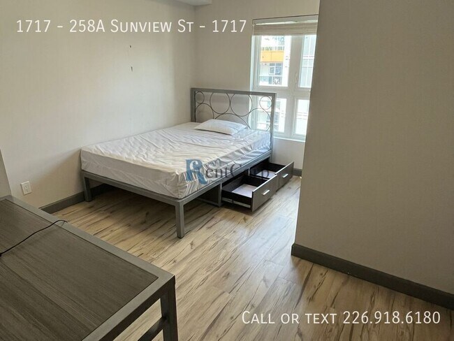 Photo du bâtiment - 258A-258A Sunview St
