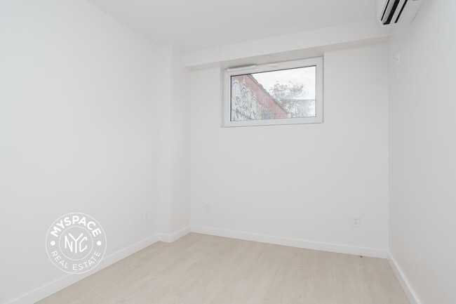 Building Photo - 280 Meeker Ave
