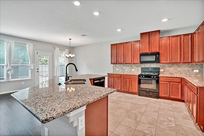 Building Photo - 1705 Uhland Dr