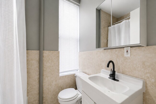 Foto del edificio - 104 W 83rd St