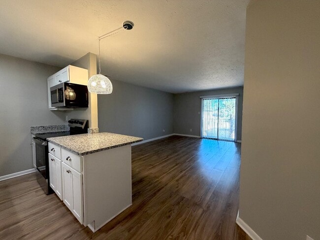 Foto del edificio - 1128 Southwood Dr