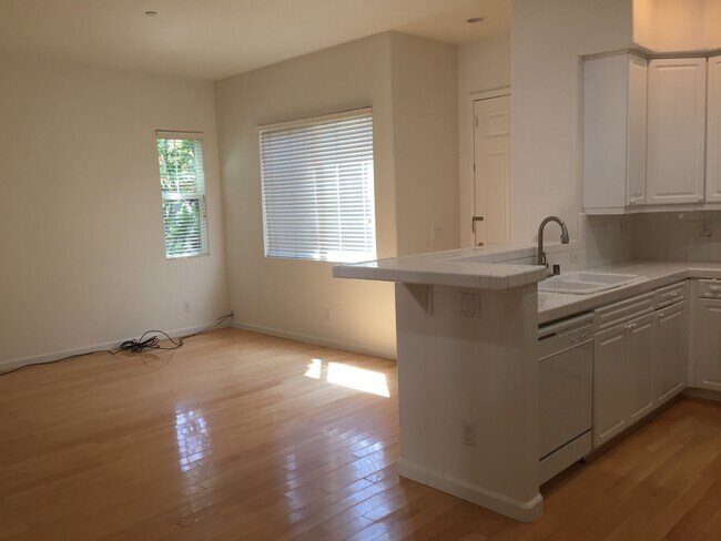 Building Photo - 3 Bedrooms; 3 Bathrooms; 1,243 SqFt. Singl...