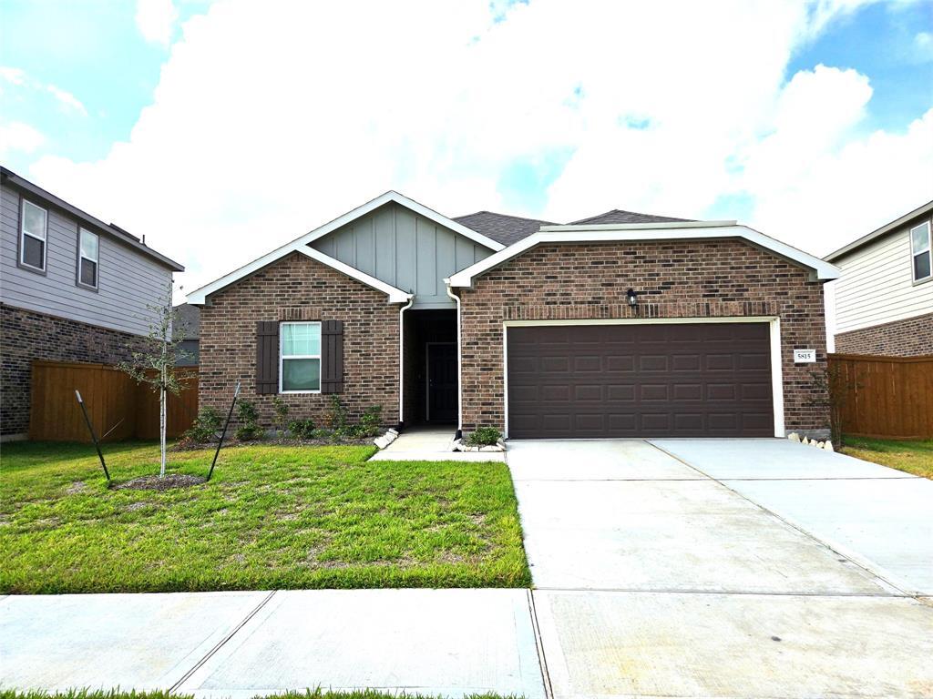 Foto principal - 5815 Bright Keel Dr