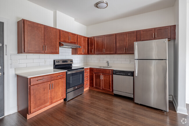 2BR, 2BA - 898SF - Kitchen - Arlington Place