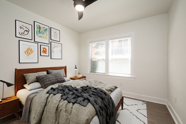 Building Photo - 210 Loma Ave