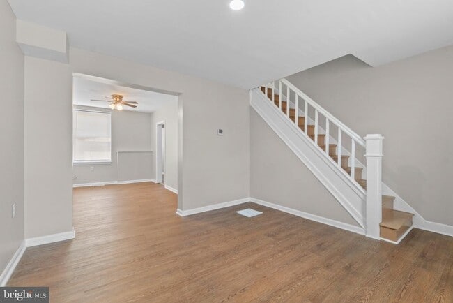 Building Photo - 3427 Ravenwood Ave