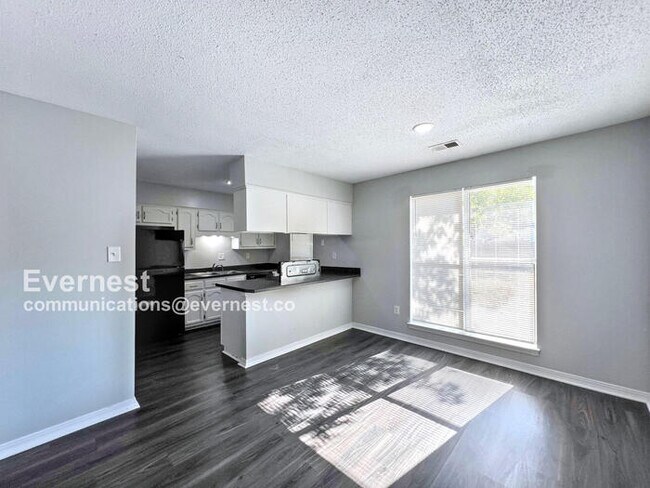 Foto del edificio - 6410 Jamestown Dr